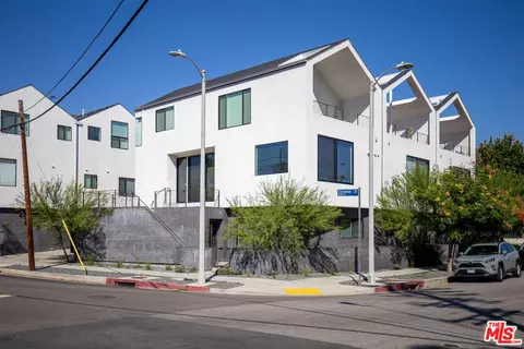 2264 W Everlee Ln, Los Angeles, CA 90041