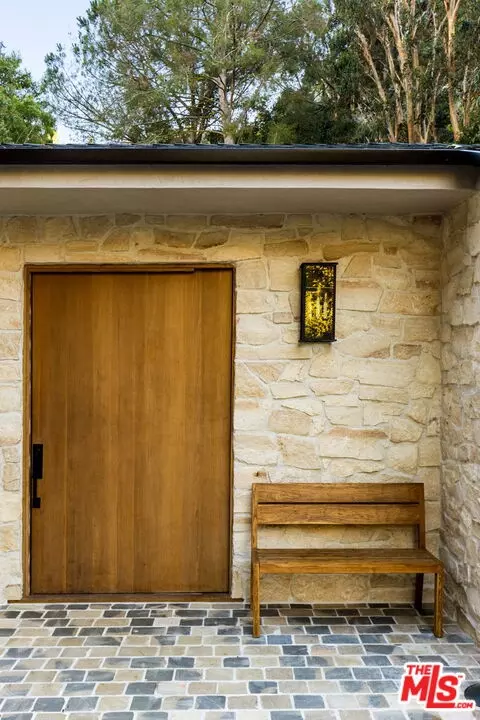 7674 Willow Glen Rd, Los Angeles, CA 90046