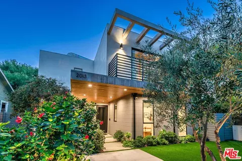 2013 Walgrove Ave, Los Angeles, CA 90066