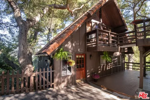 20981 Waveview Dr, Topanga, CA 90290