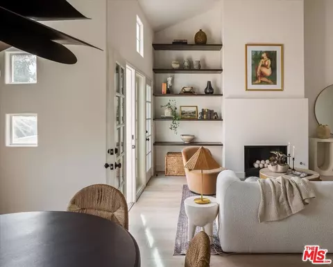 42 E Sierra Madre Blvd, Sierra Madre, CA 91024