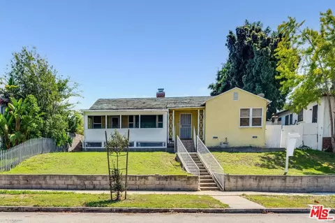 584 E Fairview Blvd, Inglewood, CA 90302