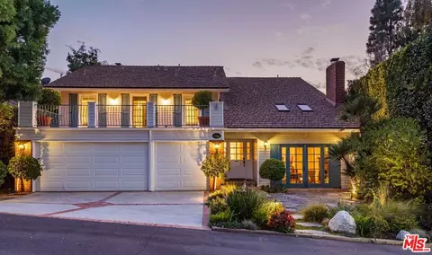 1865 Michael Ln, Pacific Palisades, CA 90272