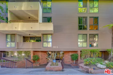 911 N Kings Rd #106, West Hollywood, CA 90069