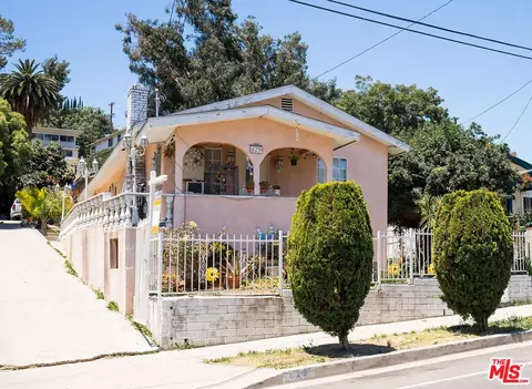 829 El Paso Dr, Los Angeles, CA 90042