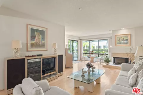 150 Ocean Park Blvd #320, Santa Monica, CA 90405