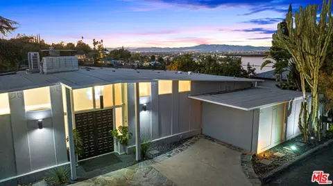 13535 Rand Dr, Sherman Oaks, CA 91423
