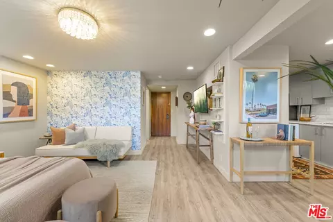 838 N Doheny Dr #101, West Hollywood, CA 90069