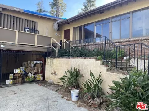 18116 Rancho St, Tarzana, CA 91356