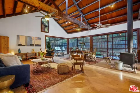 1435 Topanga Skyline Dr, Topanga, CA 90290