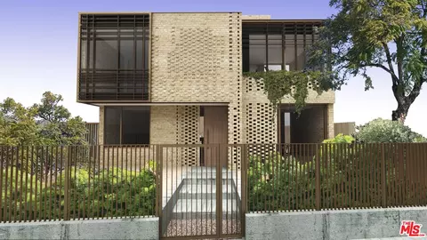 Exterior - 335 5th Ave, Venice, CA 90291 photo 6 of 8