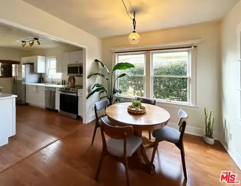 Dining - 335 5th Ave, Venice, CA 90291 photo 1 of 3