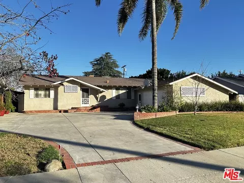 7914 Moorcroft Ave, Canoga Park, CA 91304