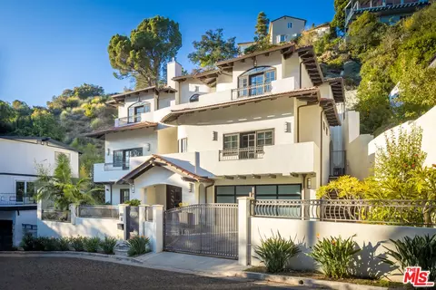 3133 Deronda Dr, Los Angeles, CA 90068