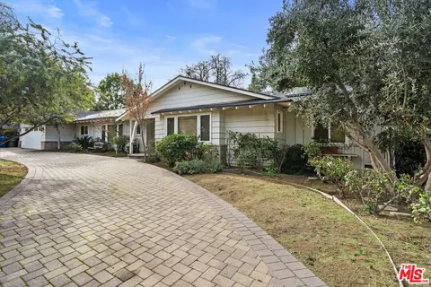 5121 Penfield Ave, Woodland Hills, CA 91364