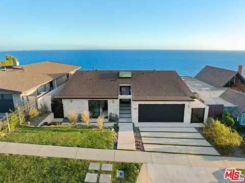 18242 Wakecrest Dr, Malibu, CA 90265