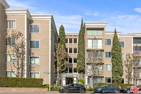 8455 Fountain Ave #403, West Hollywood, CA 90069