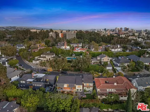 235 Denslow Ave, Los Angeles, CA 90049