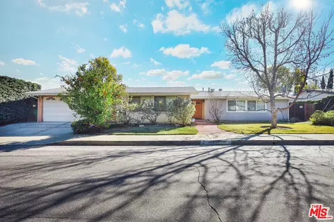 5718 Califa Pl, Woodland Hills, CA 91367