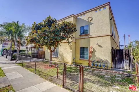 3105 S Walton Ave, Los Angeles, CA 90007