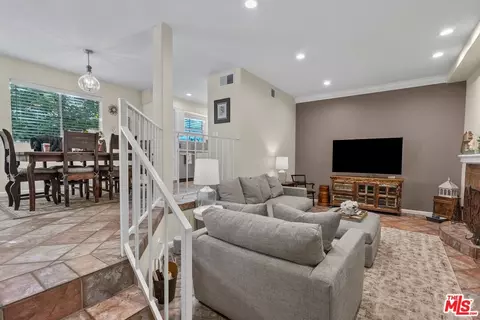 4139 Cahuenga Blvd #103, Toluca Lake, CA 91602