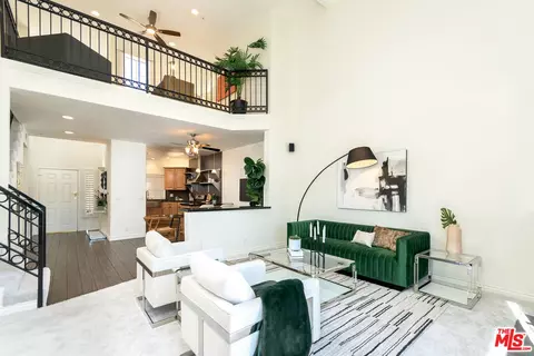 10604 Valley Spring Ln #305, North Hollywood, CA 91602
