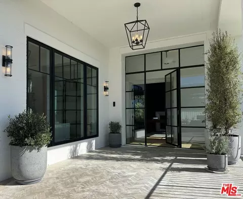 15975 Alcima Ave, Pacific Palisades, CA 90272