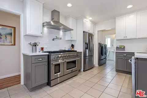 2728 W 111th St, Inglewood, CA 90303