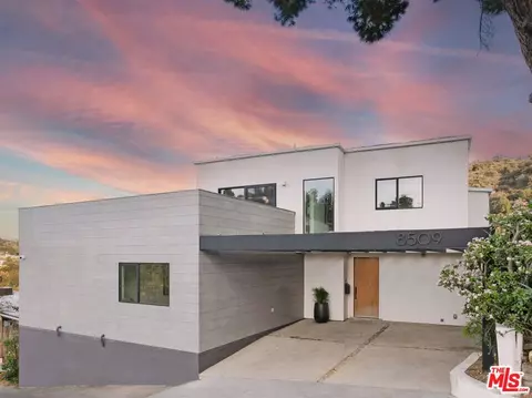 8509 Crescent Dr, Los Angeles, CA 90046