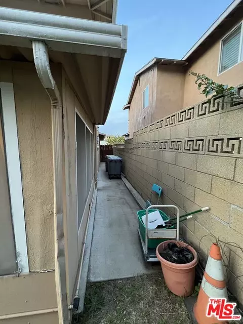 970 E Sagebank St, Carson, CA 90746 photo 5