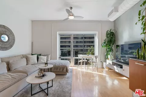 645 W 9th St #401, Los Angeles, CA 90015