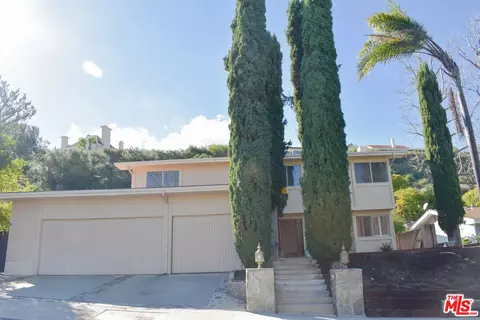 6101 Rod Ave, Woodland Hills, CA 91367
