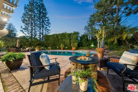 15505 Aqua Verde Dr, Los Angeles, CA 90077