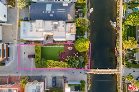 211 Howland Canal, Venice, CA 90291