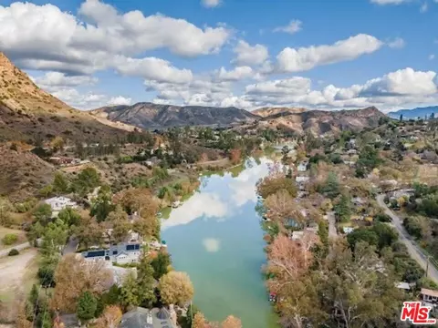 28805 S Lake Shore Dr, Agoura, CA 91301