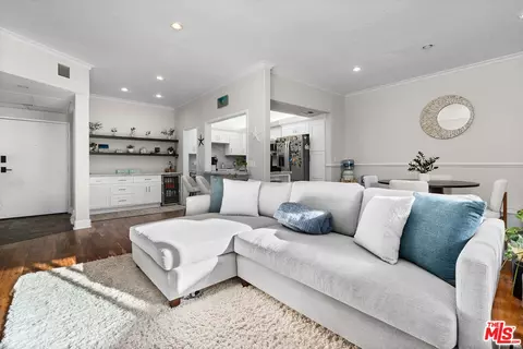 8160 Manitoba St #101, Playa Del Rey, CA 90293