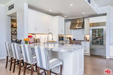 12115 San Vicente Blvd #406, Los Angeles, CA 90049