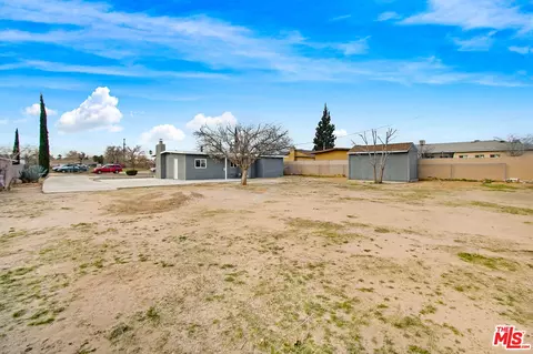 16058 Cajon St, Hesperia, CA 92345 photo 10