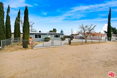 16058 Cajon St, Hesperia, CA 92345 photo 11