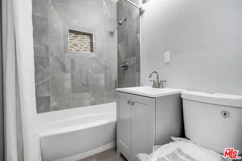 16058 Cajon St, Hesperia, CA 92345 photo 9