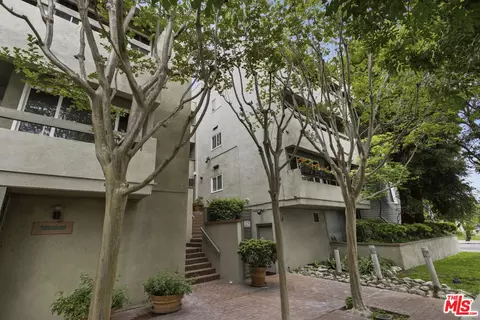 1888 Greenfield Ave #201, Los Angeles, CA 90025