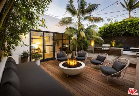 817 Crestmoore Pl, Venice, CA 90291