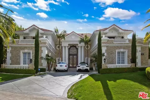 3801 Marfield Ave, Tarzana, CA 91356