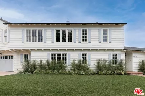 51 La Linda Dr, Long Beach, CA 90807