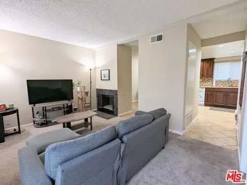 629 E 219th St #3, Carson, CA 90745