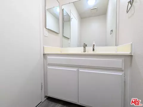 629 E 219th St #3, Carson, CA 90745 photo 4