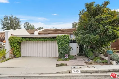 2812 Bottlebrush Dr, Los Angeles, CA 90077