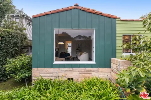 733 Superba Ave, Venice, CA 90291 photo 2