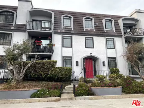 8145 Redlands St #306, Playa Del Rey, CA 90293