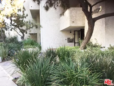 8400 De Longpre Ave #311, West Hollywood, CA 90069